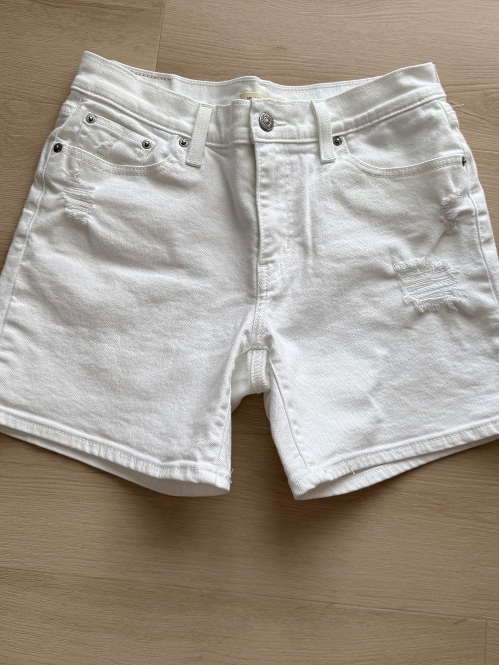 Levi’s Mid length shorts White women’s Denim Shorts